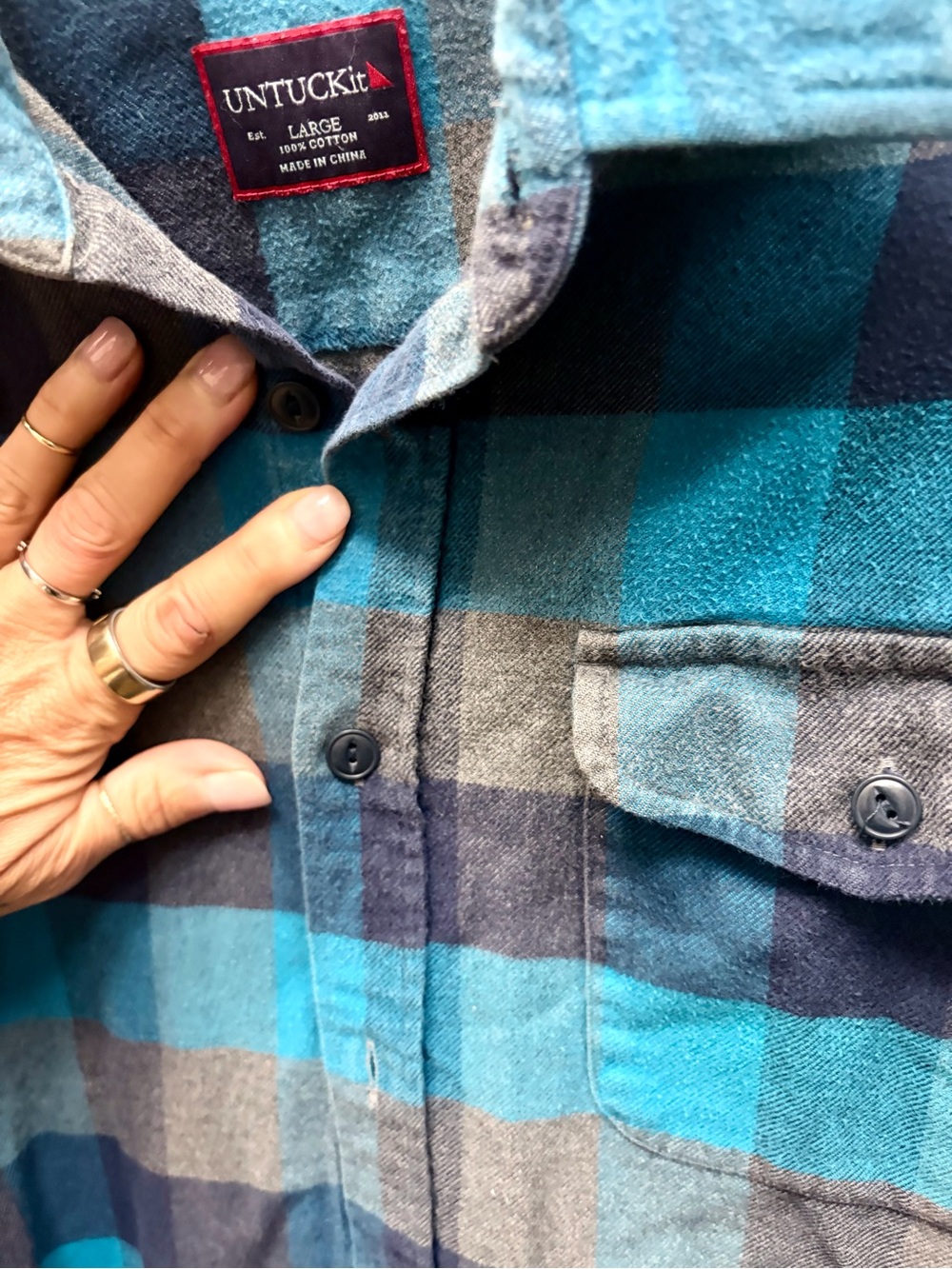 UNTUCKit Men’s Flannel Teal and Gray Plaid Button-Down Shirt LARGE